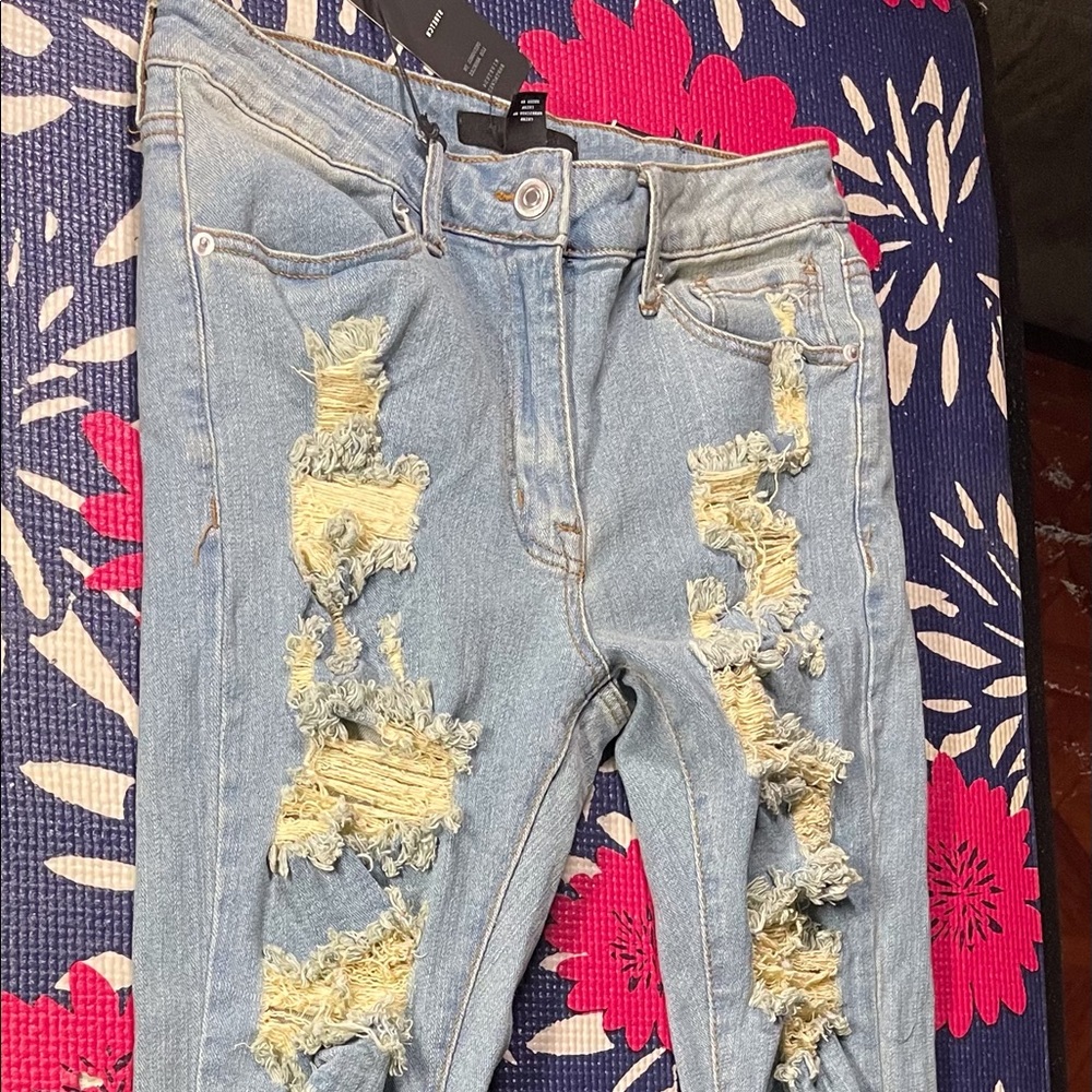 Forever21 Men denim  ripped skinny jeans